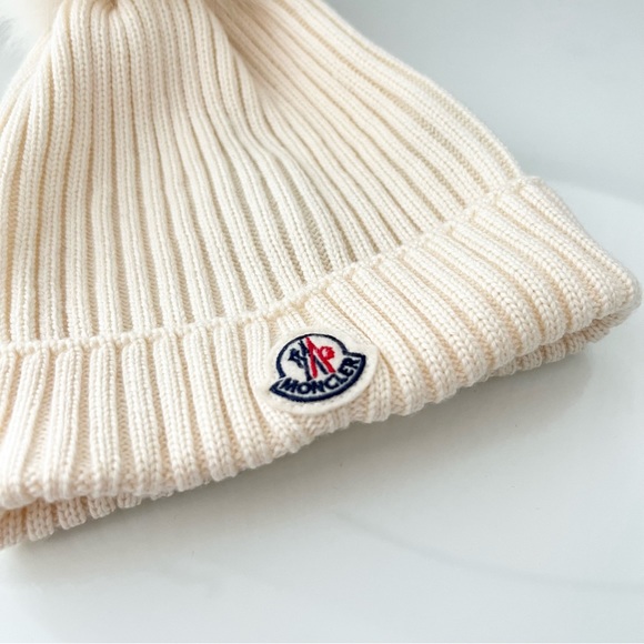 Moncler beanie with matching pom pom silk white - girl size L - Picture 2 of 8